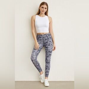 ALO Yoga Runway Zebra Abstract Wave Full  Length Athletic Leggings - Small